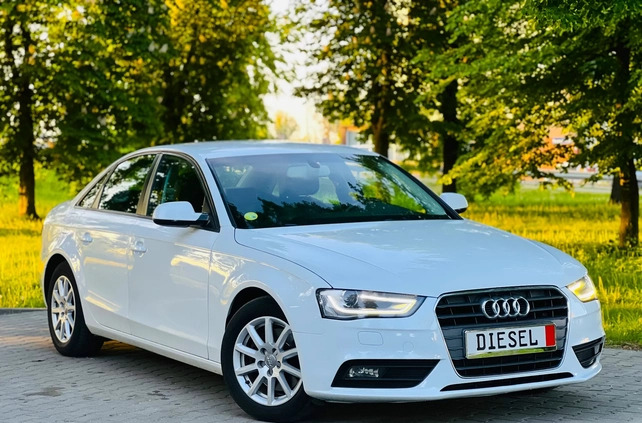 Audi A4 cena 47900 przebieg: 204535, rok produkcji 2013 z Ząbki małe 742